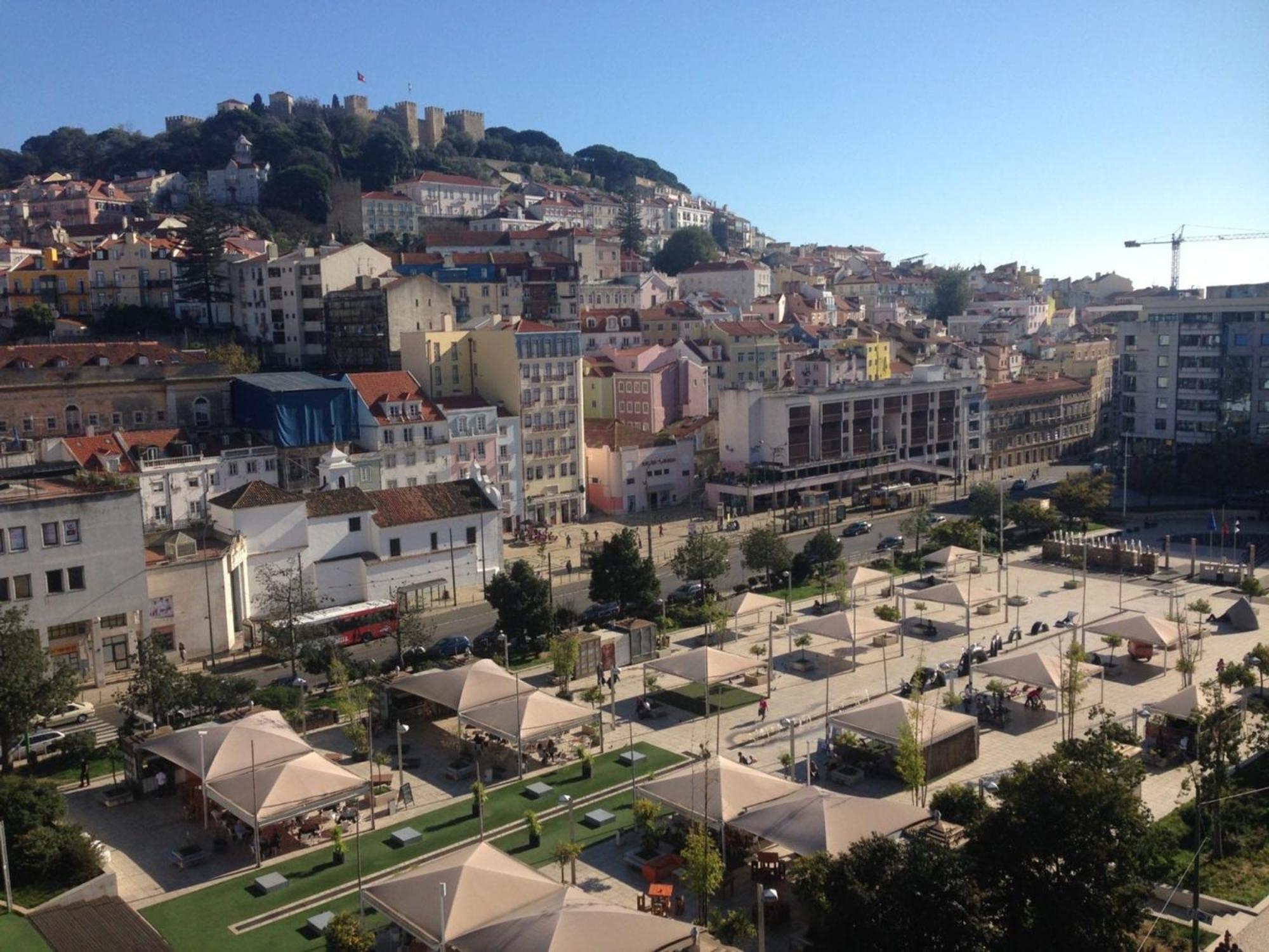 Apartment Located Lissabon