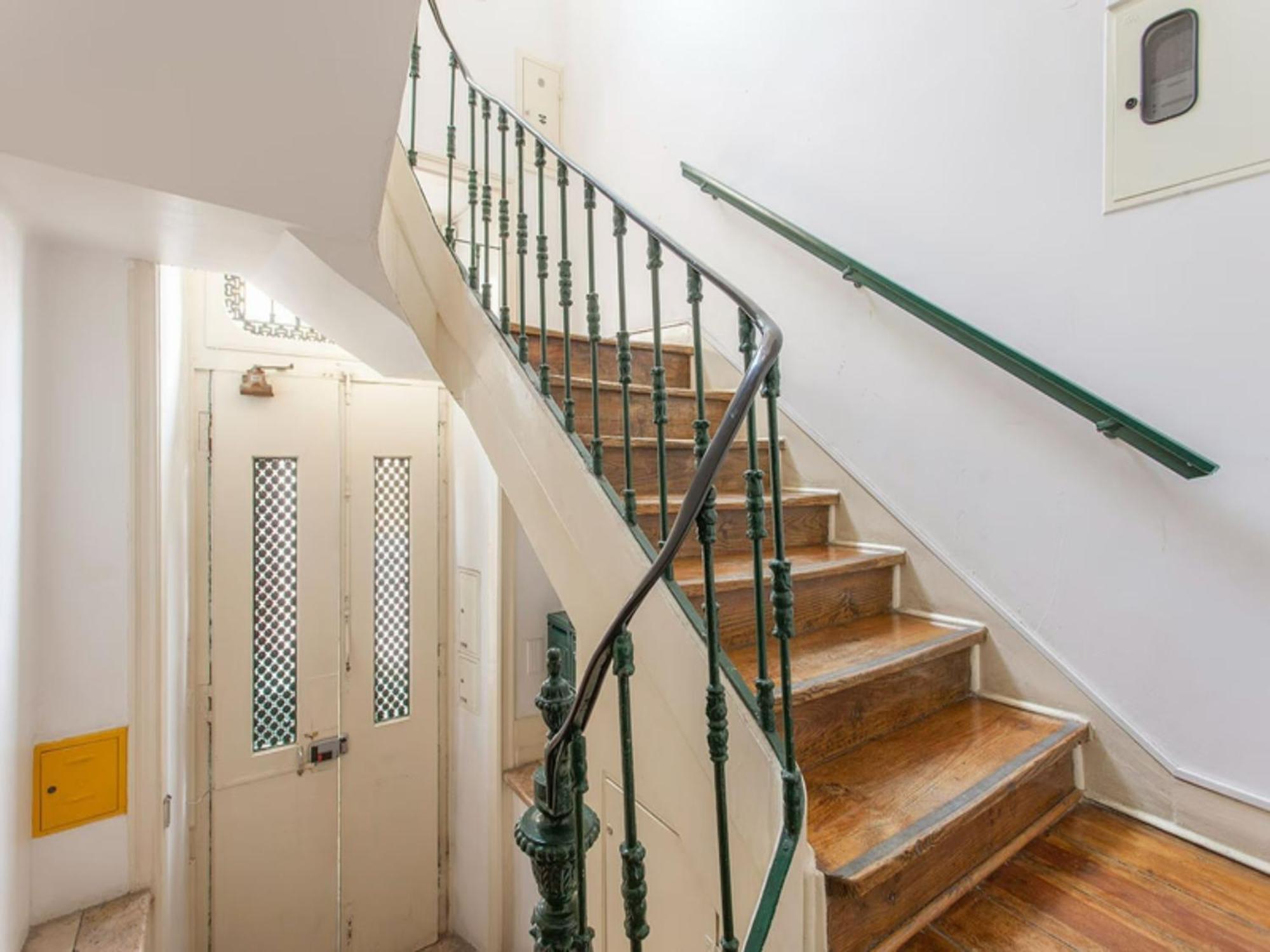 Apartment Located Lissabon