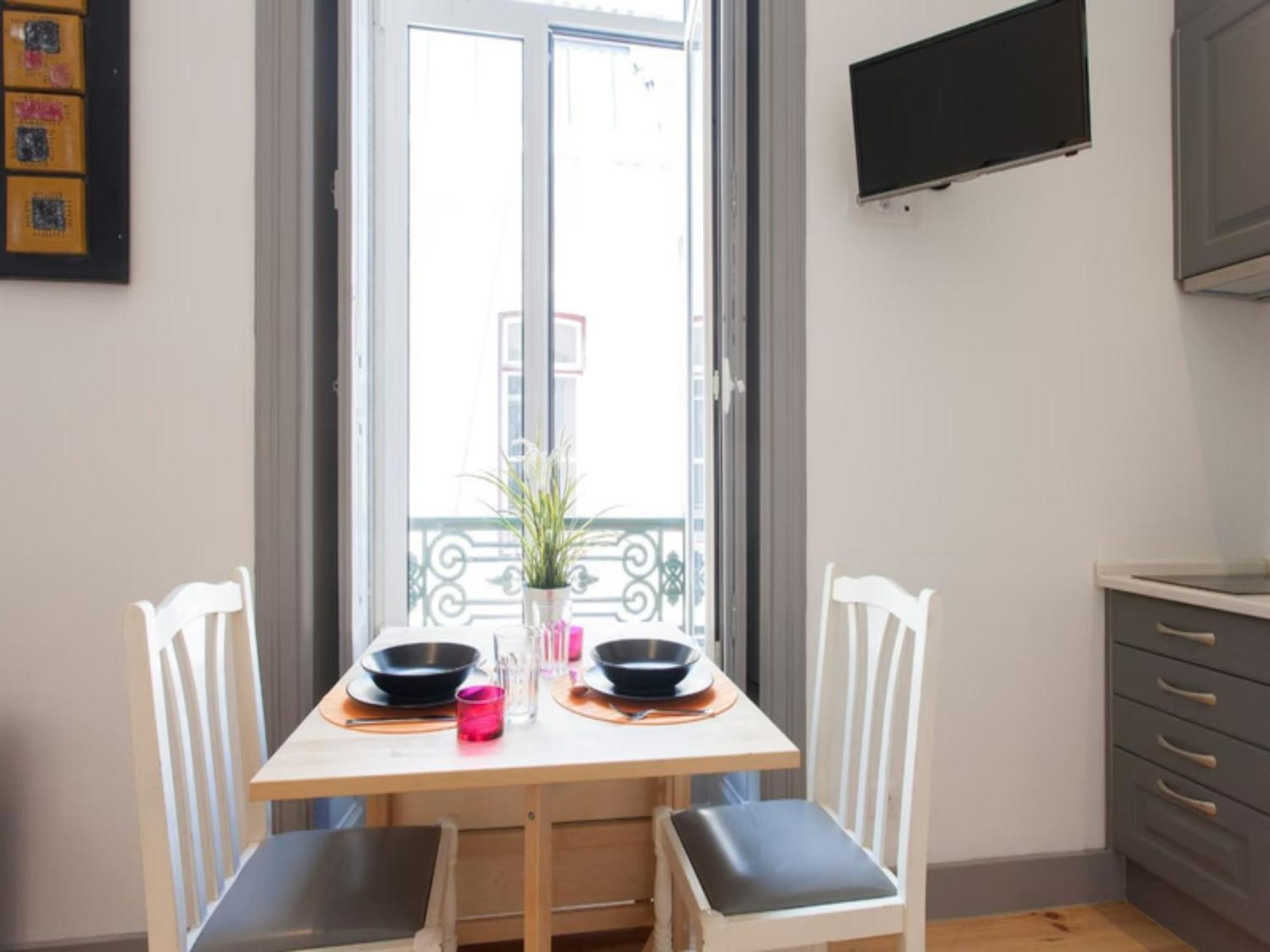 Apartment Located Lissabon